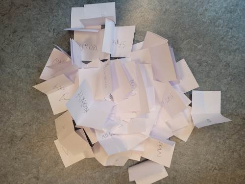 Mange stemmer å telle opp. Spennende å vente på resultatet. 